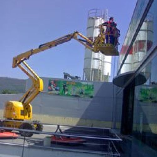 LIMPIEZA CON PLATAFORMA